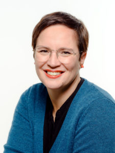 Elisa Lientola, Oikeusmuotoilija, kuvataiteilija, julkisoikeuden opiskelija